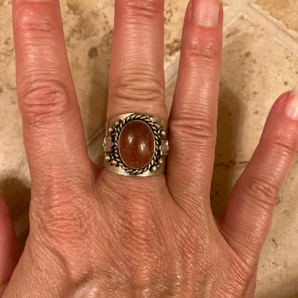 Silver brown stone ring about size 6